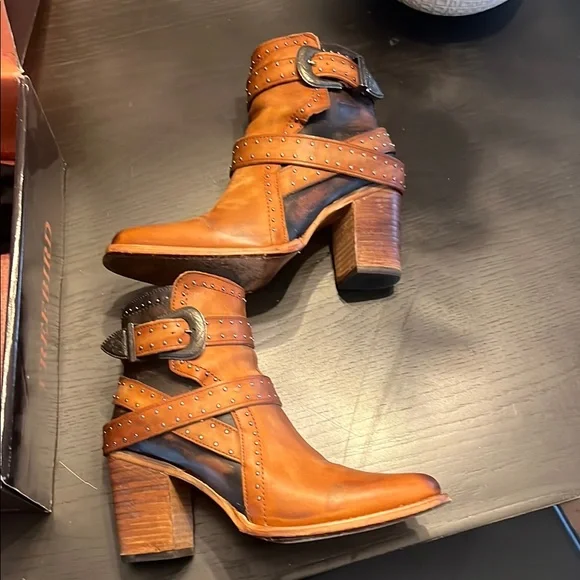 Freebird Patsy size 8 Brown Ankle Boots with Chunky Heel and Decorative Straps - Picture 6 of 13